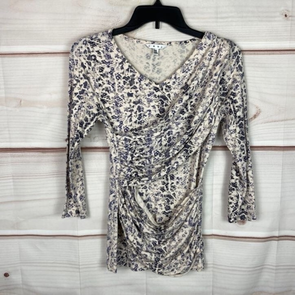 CAbi Top Womens XS Snakeskin Print 3/4 Sleeve Faux Wrap  V-Neck Knit Slim Fit‎